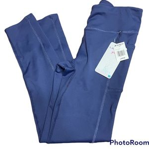 2/$10⬅️ Activewear pocket leggings girl size large blue